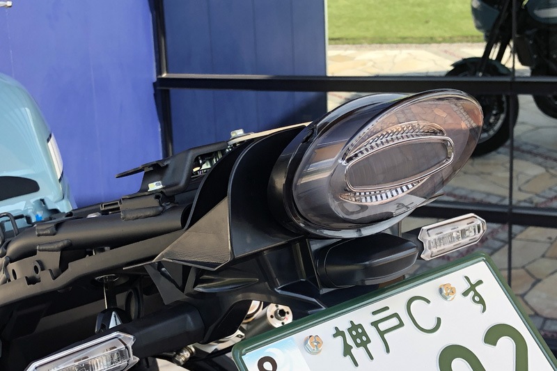 ��ư��ۥ��饤�ȥꥢ�ե������ Z900RS ���󥰥ơ��륫������