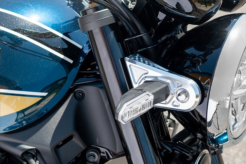 �ޥåȥ������֥�å����ϥ˥���饤�ȥ��ơ����С��ʽ��������󥫡��б���Z900RS