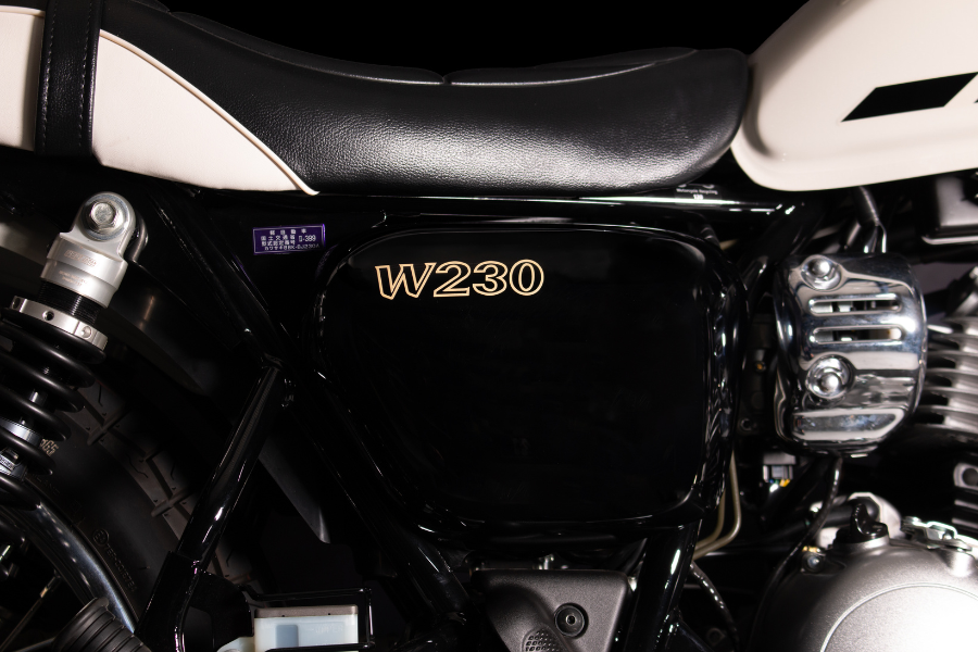 �����ɥ��С����ƥå��� W230