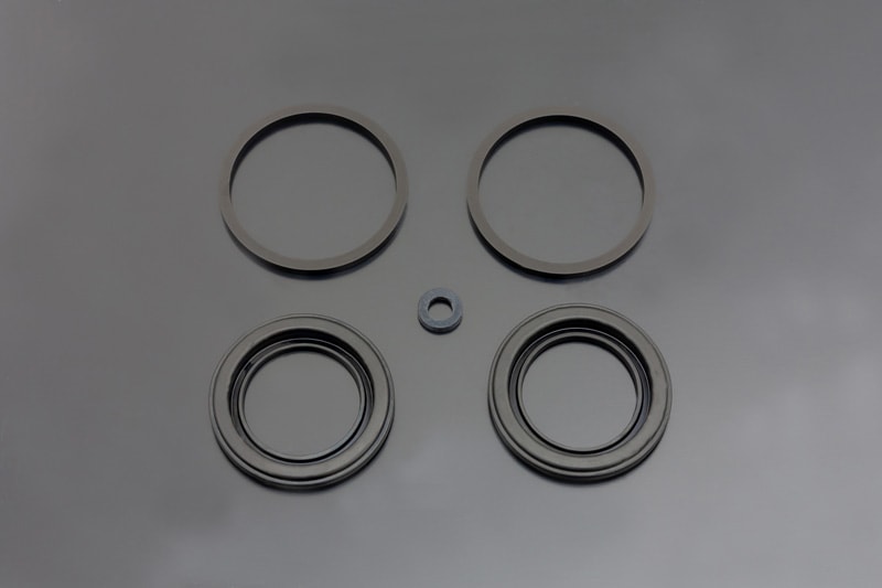 ゼファー400 フロント リア ブレーキ キャリパー ピストン シール セット Amazon.co.jp: 即納 ゼファー 400 リア ブレーキ キャリパー