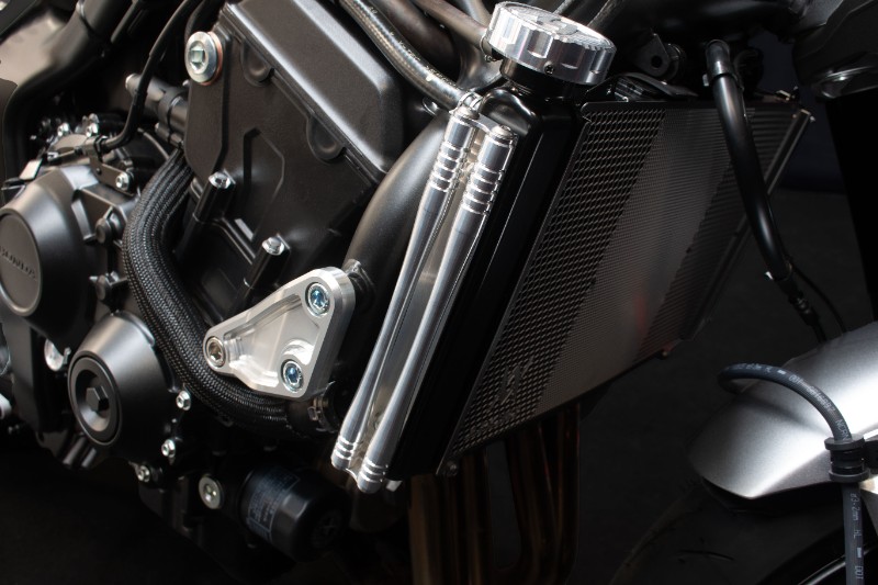 �饸�����������ɥ��åɡ�CB1000F���������
