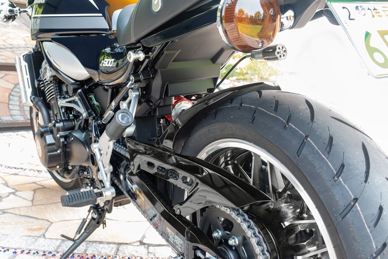 �᥿��å��ǥ����֥��֥�å�FRP�ꥢ�ե������ Z900RS