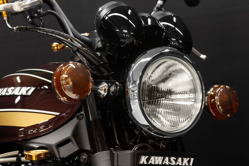 ����٥å������إåɥ饤�ȥ���С�����󥭥åȡ�Z900RS