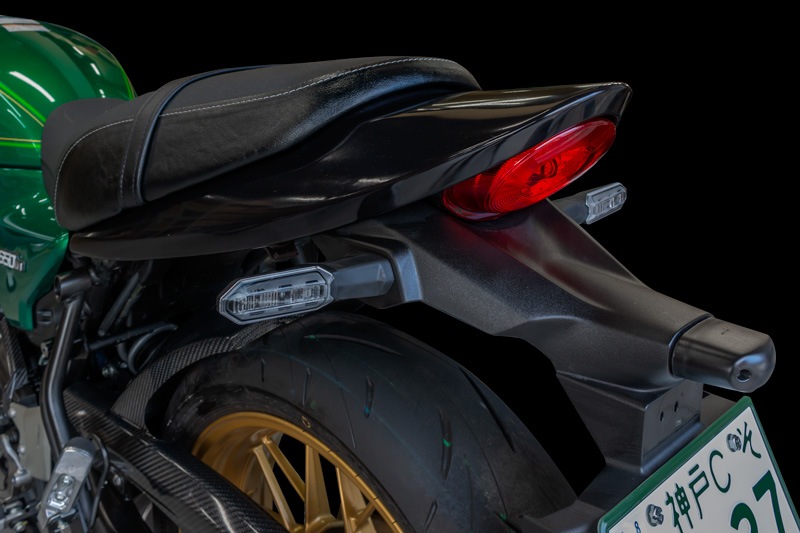 FRP  ̤󥰥ơ륫 Z650RS