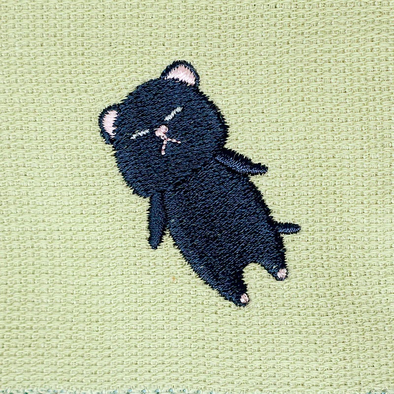 【内藤デザイン研究所】ぼうみたいなねこ タオルハンカチ 猫 刺繍 やさしい肌触り 防菌防臭 子猫 畳み模様 どうぶつ かわいい キッズ 誕生日 プレゼント やわらかい