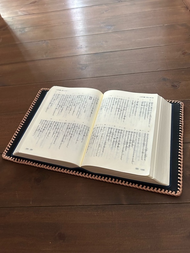 Kobato.別送商品】国産なめし牛革 聖書カバー 中型聖書 ブラック