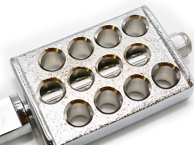 ��HWZN BROSS/�ϥ�����֥����ۡ�Drilled Kick Pedal/�ɥ��ɥ��å��ڥ����(Chrome)