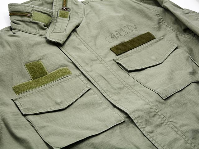 ��Liberaiders/��٥쥤��������2025FW��Hand Writing Print M65 Jacket/�ϥ�ɥ饤�ƥ��󥰥ץ���M65���㥱�åȡ�(77012)