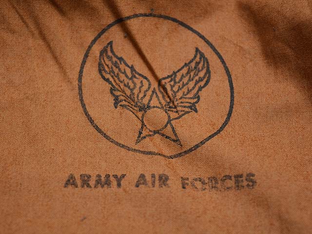 ��BUZZ RICKSON'S/�Х��ꥯ���󥺡ۡ�Type A-2 ��CONTRACT No.W535 ac-21996 BUZZ RICKSON CLO.CO.��85th BOMB.SQ.-KNOCKOUT DROPPER-��(BR80669)