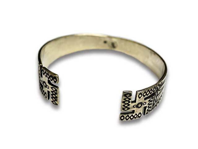 CHOOKE/硼ۡSwastika Sheet Stamp Bangle/凉ƥȥץХ󥰥(B-11)<br><br>(ɥ/ƥ/ơ/ͥƥ֥꡼/꡼/ϡ졼/ᥫ/ץ쥼/WOLF PACK/եѥå)