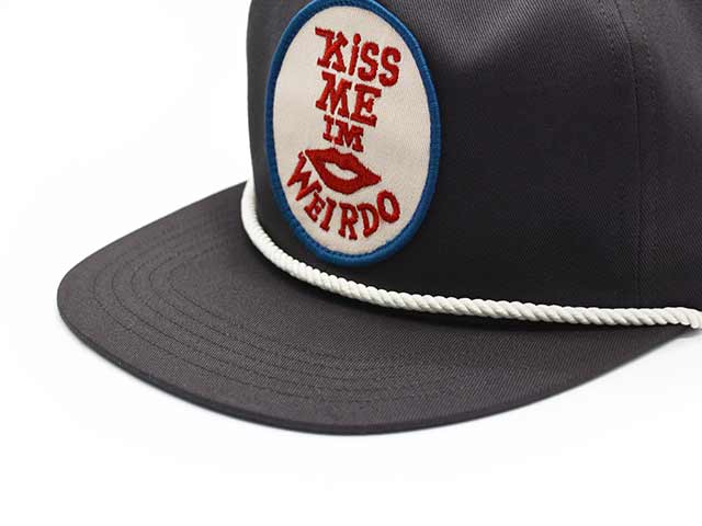 4WEIRDO/ɡ2025SSKISS ME Trucker Cap/ߡȥååס(WRD51G02)