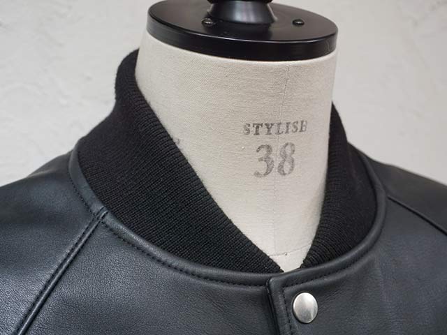 ��MOSSIR by FINE CREEK&CO/�⥷���� �Х� �ե����󥯥꡼������ɥ�����2025AW��Waterproof Leather Stadium Jacket��MALCOLM��/�����������ץ롼�ե쥶�����������ॸ�㥱�åȡɥޥ륳��ɡ�(MOJK013)��ͽ����/2026ǯ������ͽ���