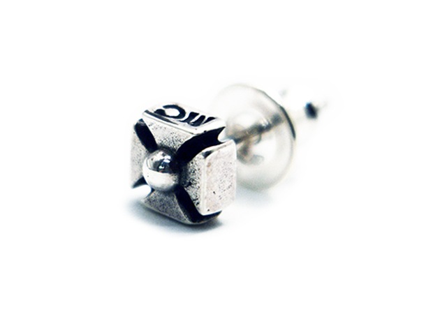 ��MAD CULT/�ޥåɥ���ȡۡ�Tiny Iron Cross Pierce/�����ˡ��������󥯥����ԥ�����(P-37)