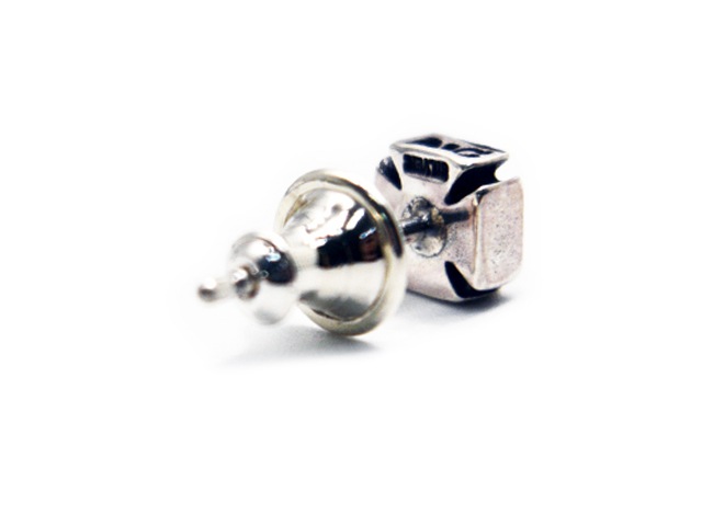 ��MAD CULT/�ޥåɥ���ȡۡ�Tiny Iron Cross Pierce/�����ˡ��������󥯥����ԥ�����(P-37)