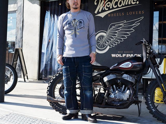 ��FREE WHEELERS/�ե꡼�ۥ����顼����2025FW��Crew Necked Thermal L/S Shirt��KNUCKLE BONES on AAF 90thBG 400thBSQ��/���롼�ͥå��åɥ����ޥ���󥰥��꡼�֥���ġ�(2535008)