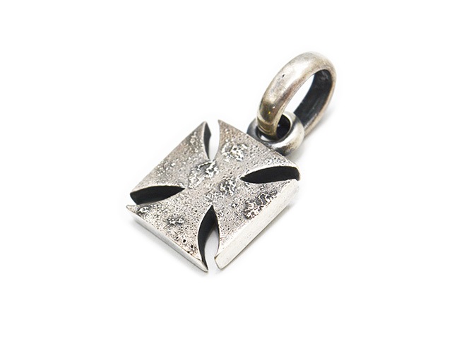 MAD CULT/マッドカルト】「Rusty Iron Cross Pendant Top/ラスティー