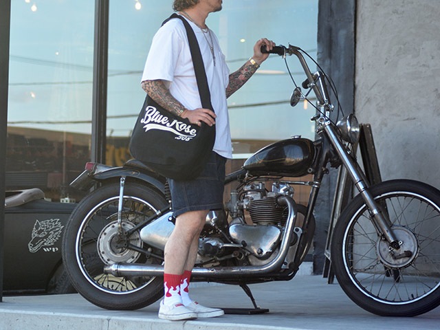 ��3����BLUE ROSE.308/�֥롼������.308�ۡ�Canvs Newspaper Bag��Cursive Logo��/�����Х��˥塼���ڡ��ѡ��Хå��ɥ������֥����ɡ�