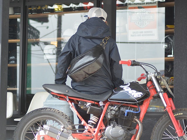 ��2����INCEPTION/���󥻥ץ����ۡ�Horse Hide Banana Bag��LARGE��/�ۡ����ϥ��ɥХʥʥХå��ɥ顼���ɡ�(IPHSB-08)
