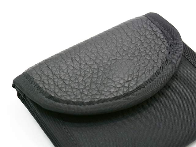 ��ATTRACTIONS/���ȥ饯����󥺡ۡߡ�SPEAKEASY/���ԡ������������ۡ�Black Half Wallet/�֥�å��ϡ��ե�����åȡ�(A20039)