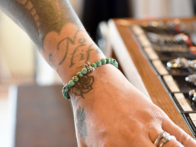 ��MAD CULT/�ޥåɥ���ȡۡ�Evil Rabbit Stone Bracelet��African Turquoise��/�����ӥ��ӥåȥ��ȡ���֥쥹��åȡɥ��եꥫ�󥿡��������ɡ�(SB-22)