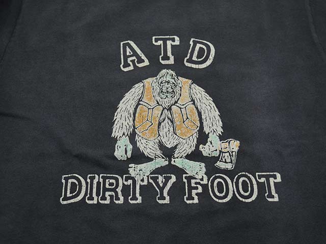 (30% OFF)��AT-DIRTY/���åȥ����ƥ�����2025SS��Dirty Foot College S/S Tee/�����ƥ����եåȥ���å����硼�ȥ��꡼��Tee��
