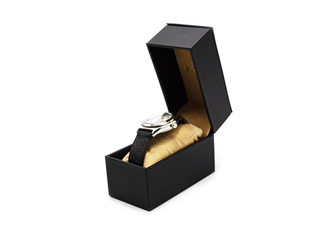 ��BILTBUCK by ATTRACTIONS/�ӥ�ȥХå��Х����ȥ饯����󥺡ۡ�Gal Emboss Strap Wristwatch��ROUNDBUCK��/���륨��ܥ����ȥ�åץꥹ�ȥ����å��ɥ饦��ɥХå��ɡ�(Silver Dial/985)