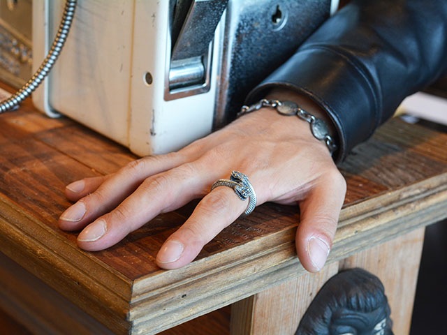 ��MAD CULT/�ޥåɥ���ȡۡ�Double Head Snake Ring��2��/���֥�إåɥ��͡�����󥰡�2�ɡ�(R-88)