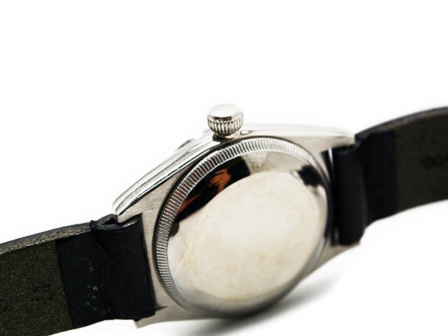 ��BILTBUCK by ATTRACTIONS/�ӥ�ȥХå��Х����ȥ饯����󥺡ۡ�Gal Emboss Strap Wristwatch��ROUNDBUCK��/���륨��ܥ����ȥ�åץꥹ�ȥ����å��ɥ饦��ɥХå��ɡ�(Black Dial/985)