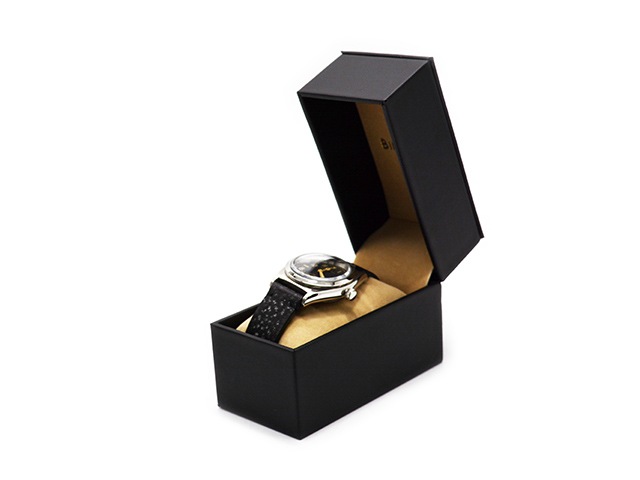 ��BILTBUCK by ATTRACTIONS/�ӥ�ȥХå��Х����ȥ饯����󥺡ۡ�Gal Emboss Strap Wristwatch��ROUNDBUCK��/���륨��ܥ����ȥ�åץꥹ�ȥ����å��ɥ饦��ɥХå��ɡ�(Black Dial/985)
