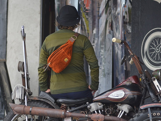 ��2����TROPHY CLOTHING/�ȥ��ե������������󥰡�2025AW��Day Trip Rough Out Bag/�ǥ��ȥ�åץ�ե����ȥХå���(TR-B30)