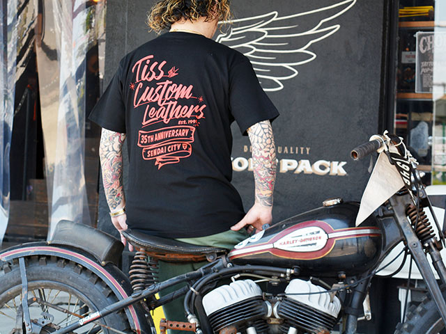 ��3����TISS CUSTOM LEATHERS/�ƥ�����������쥶�����ۡ�35th Anniv Crew Neck Tee/35��ǯ���롼�ͥå�Tee��