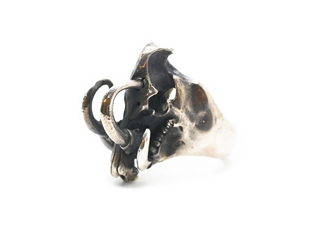 MAD CULT/マッドカルト】「Babirusa Skull Head Ring/バビルサスカル