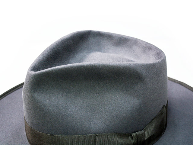 ��2����UNCHANGING LOVE/��������󥸥󥰥�֡�2026SS��Beaver Hat��John You��/�ӡ��С��ϥåȡɥ����桼�ɡ�(26SS-UCL-006)