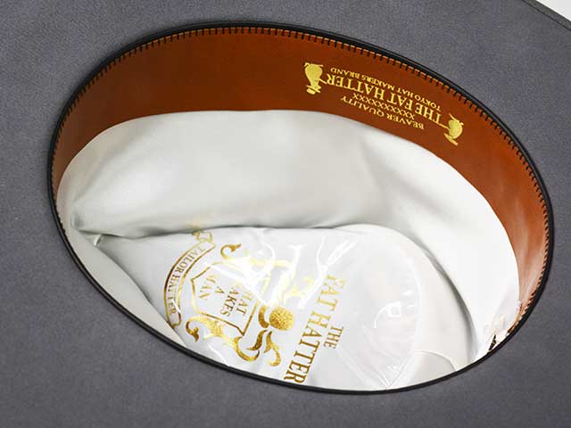 ��2����UNCHANGING LOVE/��������󥸥󥰥�֡�2026SS��Beaver Hat��John You��/�ӡ��С��ϥåȡɥ����桼�ɡ�(26SS-UCL-006)