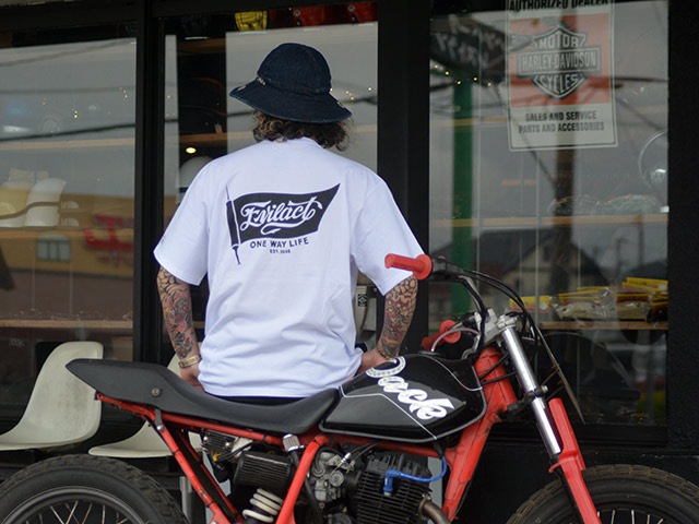 ��3����EVILACT/�����֥륢���ȡ�2025SS��Flag S/S Tee/�ե�å����硼�ȥ��꡼��Tee��(EA25-ACT1-T04)