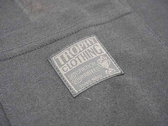 ��3����TROPHY CLOTHING/�ȥ��ե������������󥰡�2025SS�֡�MONOCHROME�� Logo RD Pocket Tee/�ɥ�Υ�������ɥ���RD�ݥ��å�Tee��(TRMN-202)