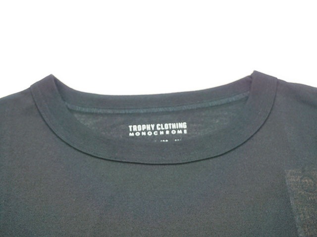 ��3����TROPHY CLOTHING/�ȥ��ե������������󥰡�2025SS�֡�MONOCHROME�� Logo RD Pocket Tee/�ɥ�Υ�������ɥ���RD�ݥ��å�Tee��(TRMN-202)