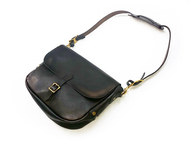 全2色【vasco/ヴァスコ】「Leather Postman Shoulder Bag”Regular 