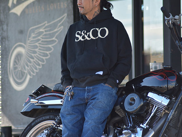 (30% OFF)��Sugar��Co./���奬������ɥ�����2023AW��Box Hoodie��S&CO.��/�ܥå����ա��ǥ�����S&CO.�ɡ�(SGR-HD02)(�ǥ˥�/������/����ǥ���/���ᥫ��/�ϡ��졼/�ۥåȥ��å�/�ߥ꥿�꡼/WOLF PACK/����եѥå�)