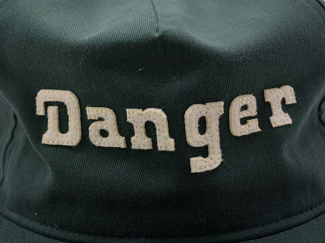��The Ampal Creative/�� ����ѥ륯�ꥨ���ƥ��֡ۡ�Danger Snap Back/�ǥ󥸥㡼���ʥåץХå���