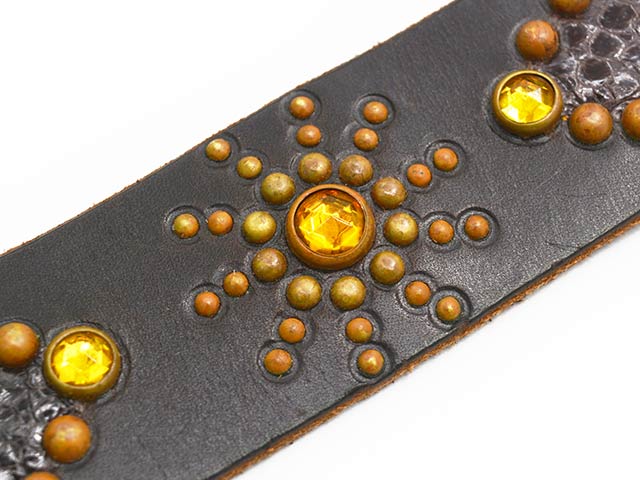 ��HTC(Hollywood Trading Company)/�������ƥ�������(�ϥꥦ�åɥȥ졼�ǥ��󥰥���ѥˡ�)�ۡ�Leather Studs Belt"Overlay Peanuts Snake��/�쥶�������å��٥�ȡɥ����С��쥤�ԡ��ʥåĥ��͡����ɡ�