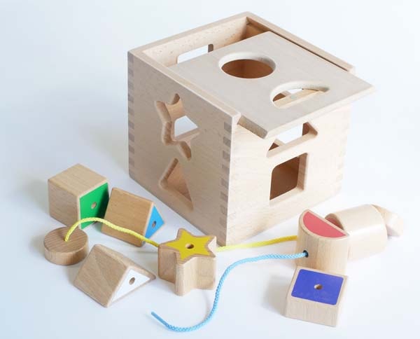 おもちゃで遊ぼう 18号（ムック） Amazon.co.jp: 宝箱 多機能知育玩具 木のおもちゃ 忙しいおうち