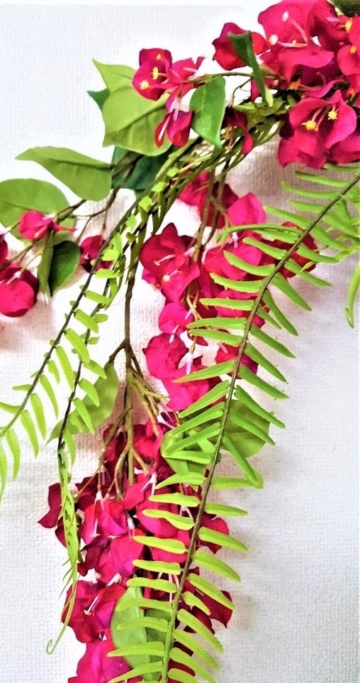 ダイヤモンド触媒加工品 防菌 消臭 防カビ効果を半永久的に発揮。
ホコリが付きにくい。 軽量な為簡単に壁に設置可、強力両面テープ付フック付き。