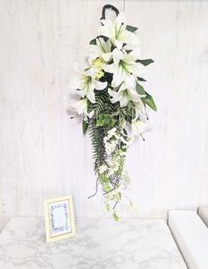 造花　カサブランカ壁掛け　　壁掛けフラワー　触媒加工　ゴージャスな壁掛けアレンジフラワー