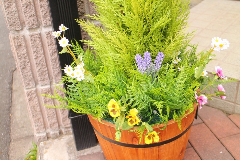 人気ゴールドクレストウッドプランター【送料無料】【人工観葉植物】【触媒加工】【消臭・・抗ウイルス・防菌】【お手入れ不要】【パンジー】【可愛い】【造花】【屋外対応】