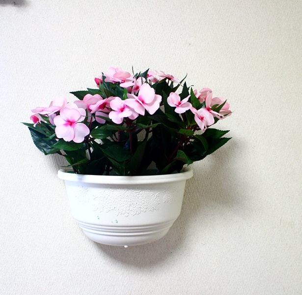 本物と見間違う美しさ 良質 インパチェンス 造花壁掛け 4980円 送料無料 高品質 シルクフラワー 【造花プランター】【人工観葉植物】【壁掛タイプ・置きタイプお選び下さい】【送料無料】