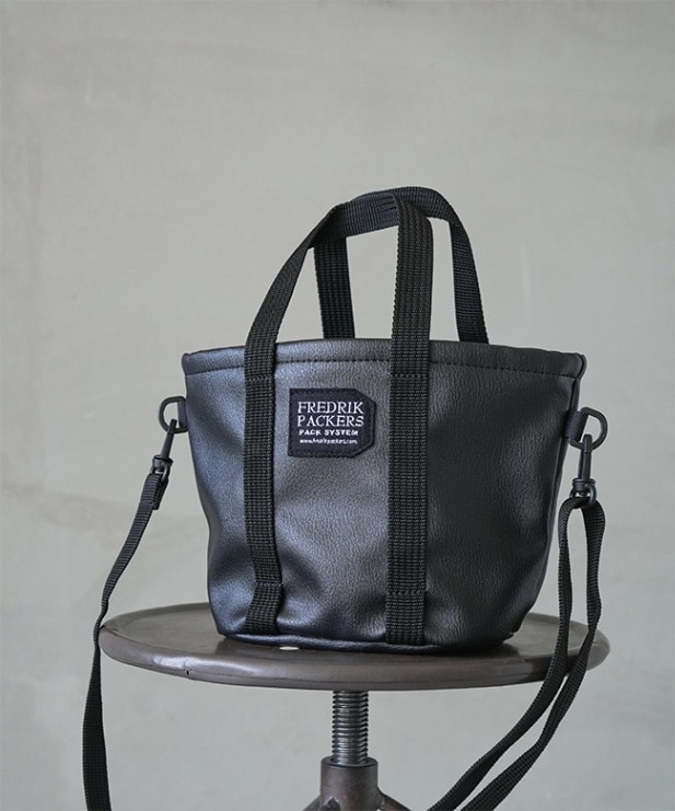 [DRAWSTRING-MINI-TOTE]FREDRIK PACKERS(フレドリック パッカーズ)DRAWSTRING MINI TOTE FAKE LEATHER/ドローストリングフェイクレザーミニトート