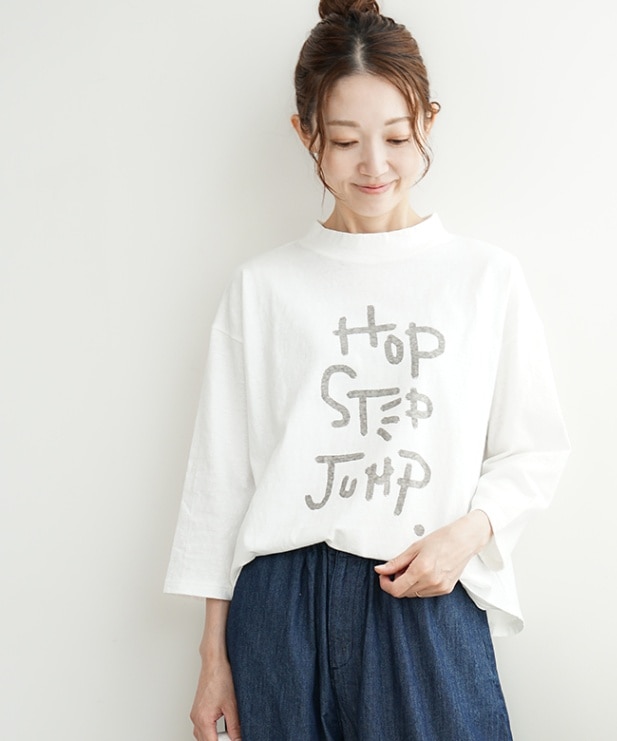 [TC24307]tumugu(ツムグ) ラフィ天竺　プリントTシャツ-HOP STEP JUMP-ロゴTシャツ プルオーバー カットソー 半袖 五分袖 5分袖 レディース【メール便対応可】