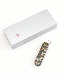 [02330043608000]VICTORINOX ビクトリノックス クラシック カモフラージュ マルチツール ナイフツール【沖縄・北海道・離島配送不可】