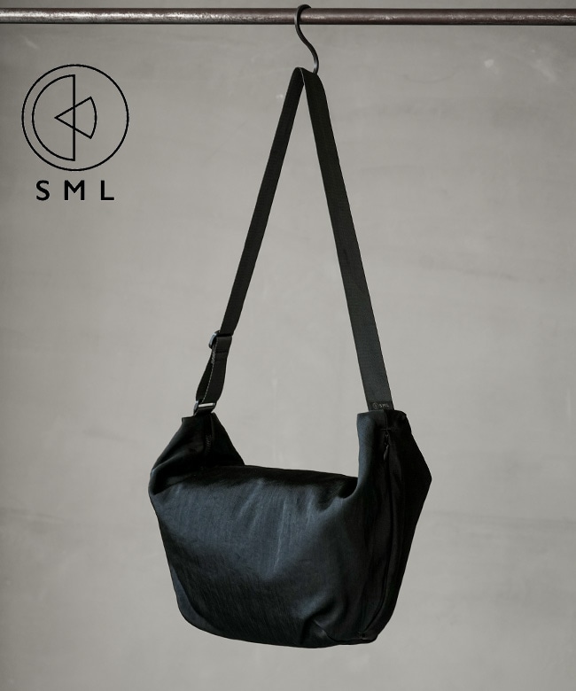 [K905057]SML(エスエムエル) STOMACH SHOULDERBAG M ストマックショルダーバッグ 鞄 かばん ユニセックス